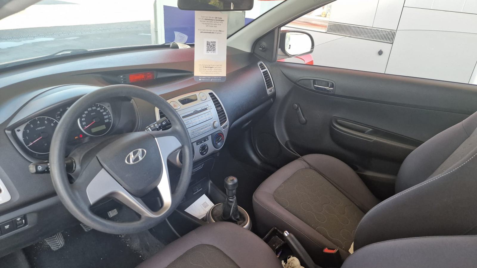 Hyundai i20 1,2 RIJEDAK KOMPAKT MODEL ,8 guma;;JAKO MALO KM 134.000, fotografija 8