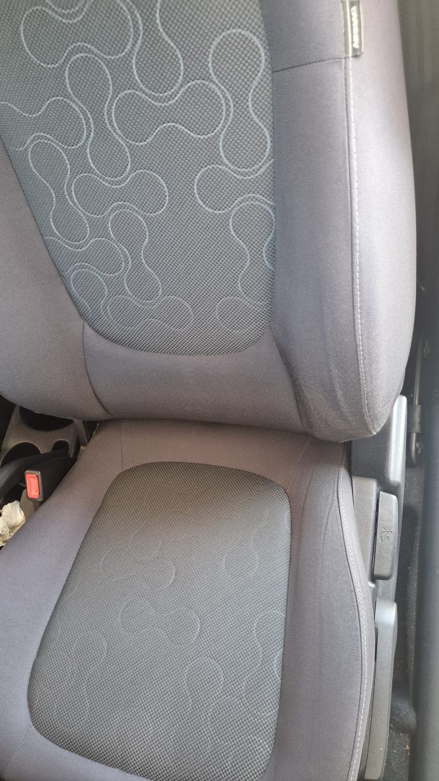 Hyundai i20 1,2 RIJEDAK KOMPAKT MODEL ,8 guma;;JAKO MALO KM 134.000, fotografija 11