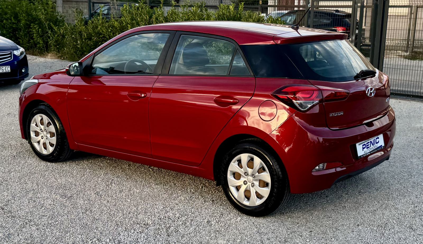 Hyundai i20 1,25 = 100 000 km = Kupljen nov u HR - 1. Vlasnik, fotografija 5