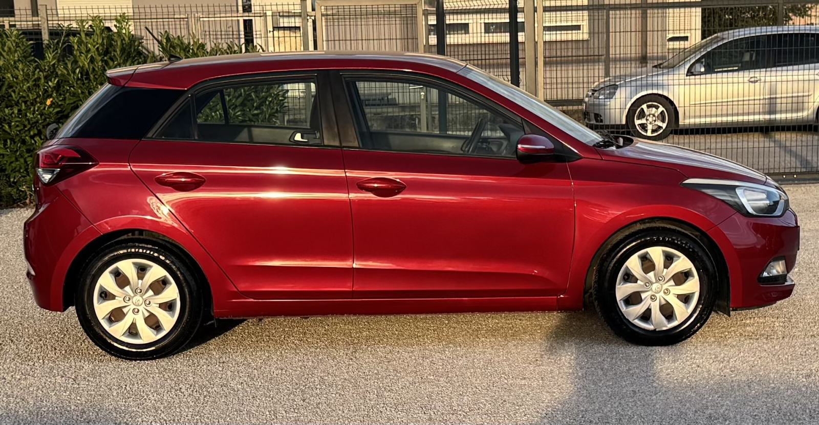 Hyundai i20 1,25 = 100 000 km = Kupljen nov u HR - 1. Vlasnik, fotografija 4