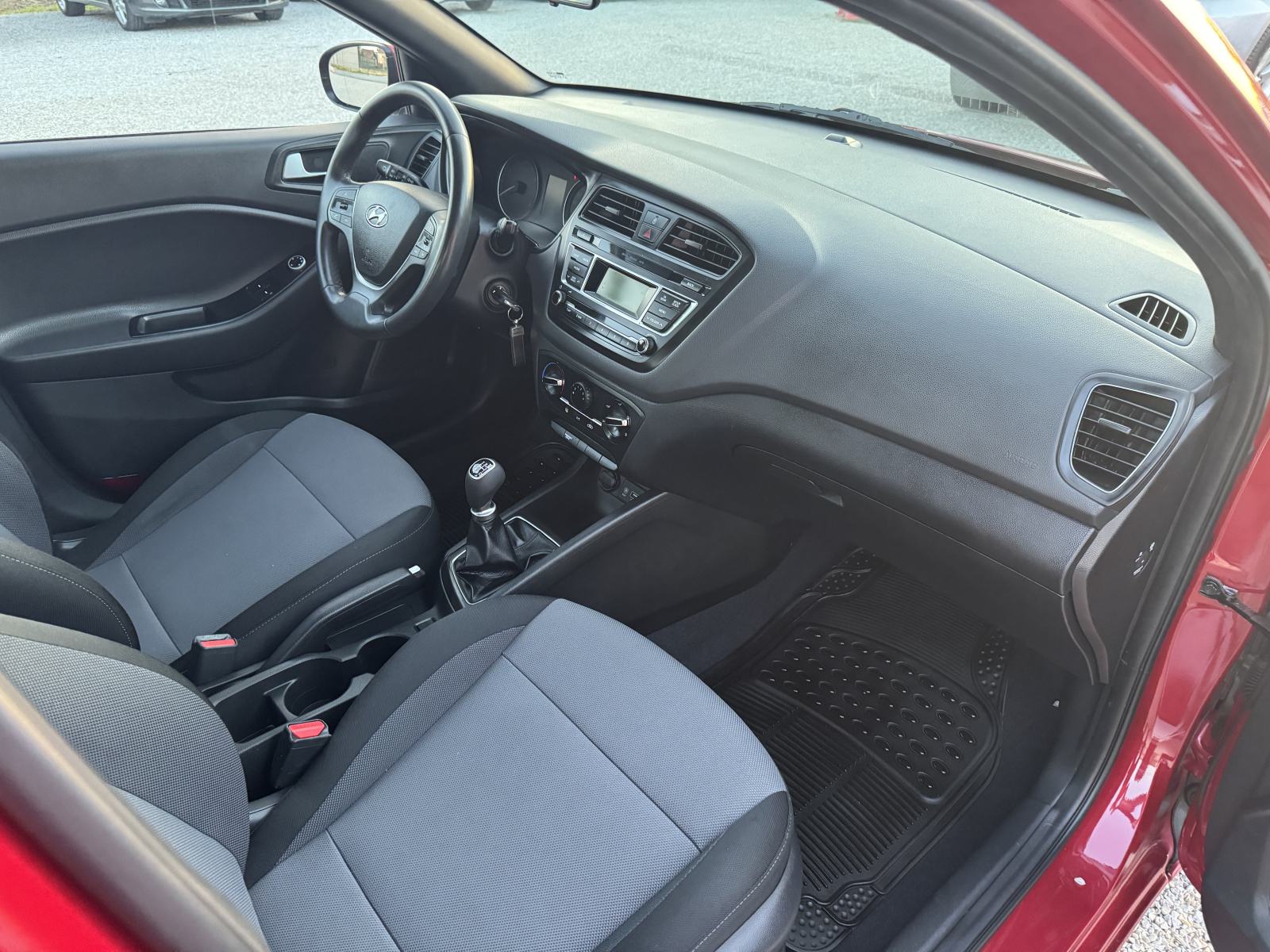 Hyundai i20 1,25 -- 145 000 km -- NIJE UVOZ - IZVRSNO STANJE, fotografija 10