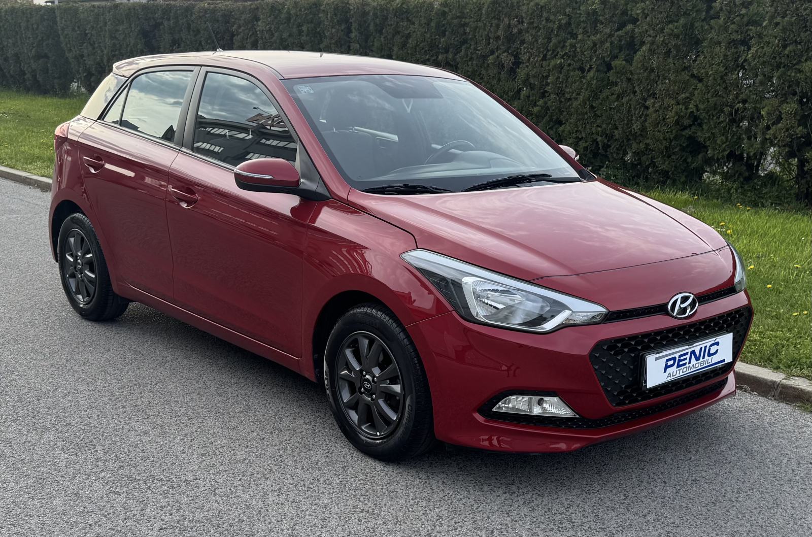 Hyundai i20 1,25 -- 145 000 km -- NIJE UVOZ - IZVRSNO STANJE, fotografija 4