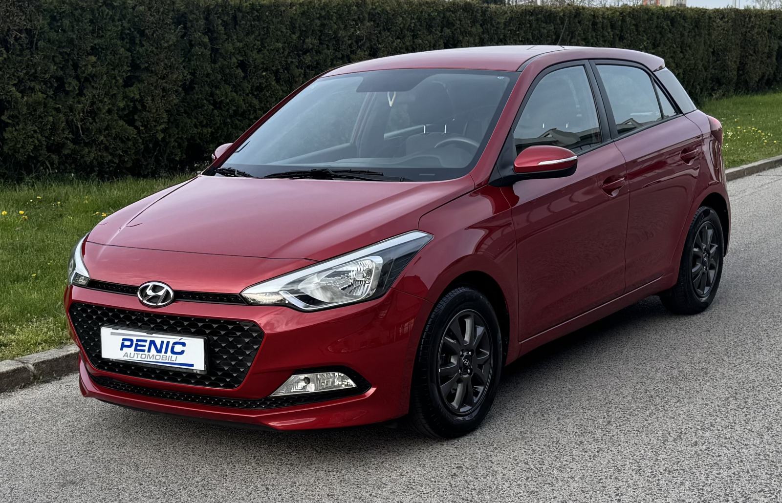 Hyundai i20 1,25 -- 145 000 km -- NIJE UVOZ - IZVRSNO STANJE, fotografija 1