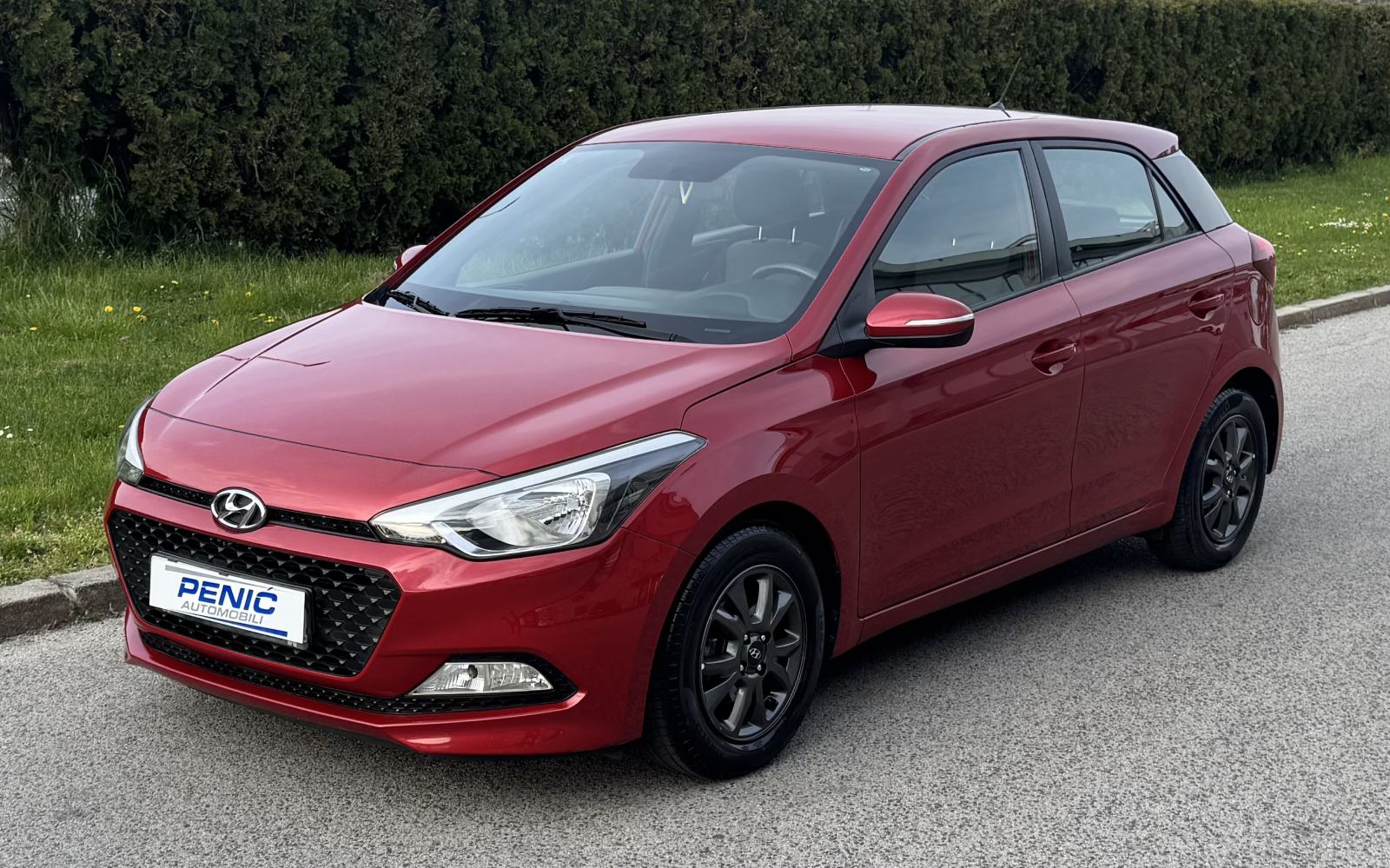 Hyundai i20 1,25 -- 145 000 km -- NIJE UVOZ - IZVRSNO STANJE, fotografija 2