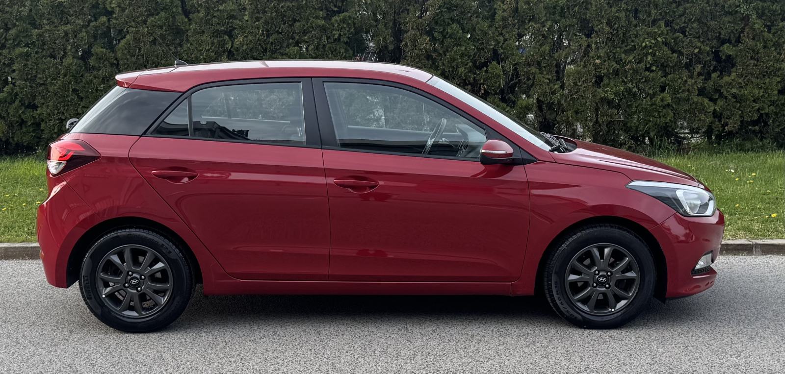 Hyundai i20 1,25 -- 145 000 km -- NIJE UVOZ - IZVRSNO STANJE, fotografija 6