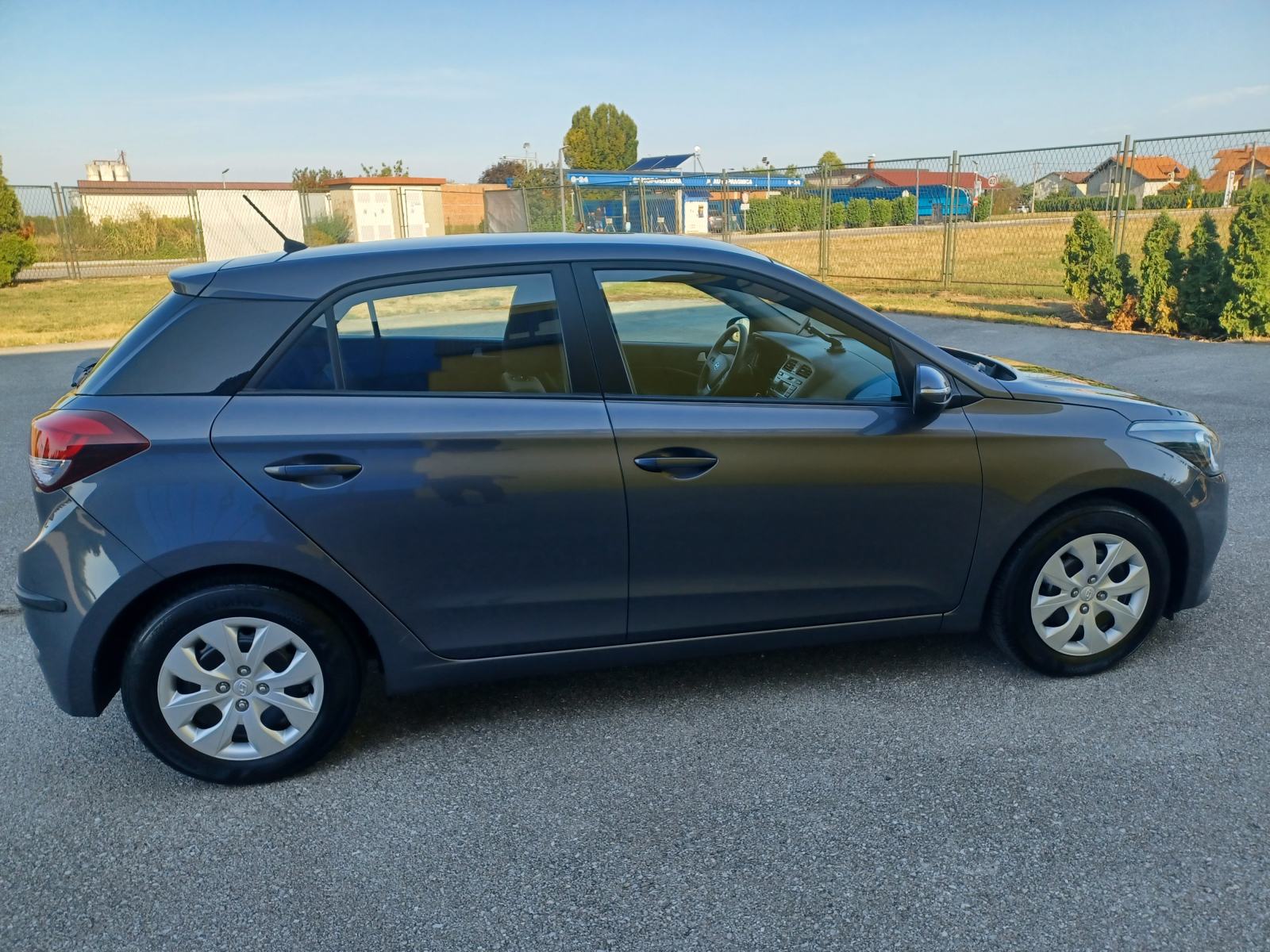 Hyundai i20 1,25 - BENZIN -1 Vlasnik - Nije uvoz - TOP STANJU, fotografija 6