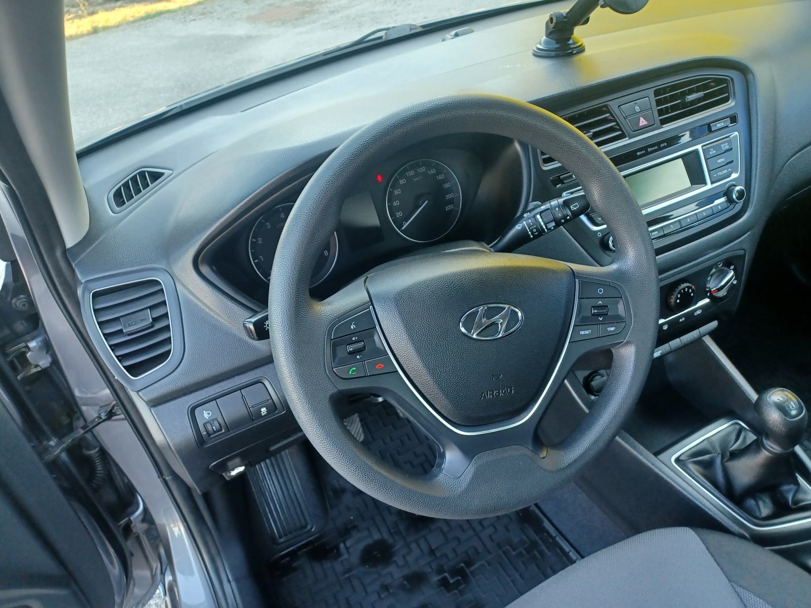 Hyundai i20 1,25 - BENZIN -1 Vlasnik - Nije uvoz - TOP STANJU, fotografija 13