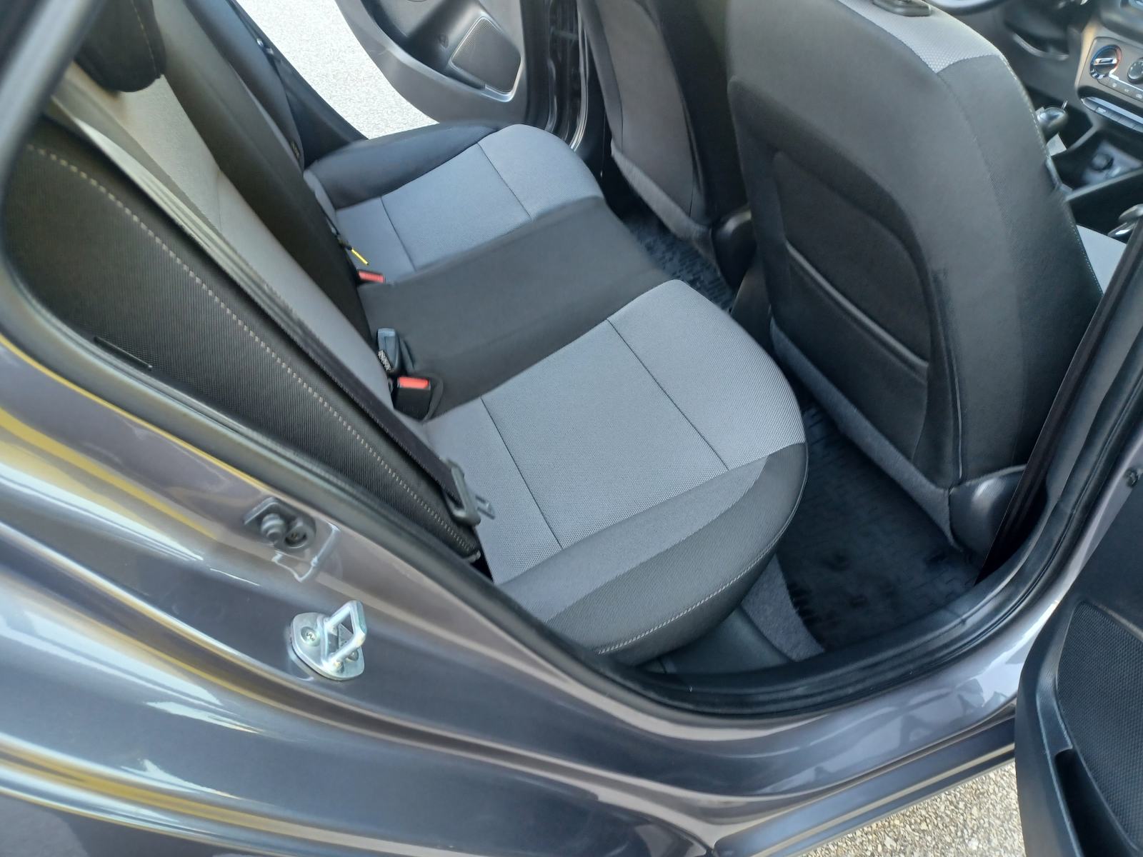 Hyundai i20 1,25 - BENZIN -1 Vlasnik - Nije uvoz - TOP STANJU, fotografija 17
