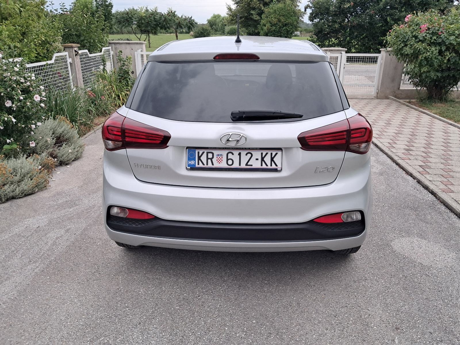 Hyundai i20 1,25 reg 3/2027 ALU KLIMA HR AUTO EURO 6 mob 098 212525, fotografija 6