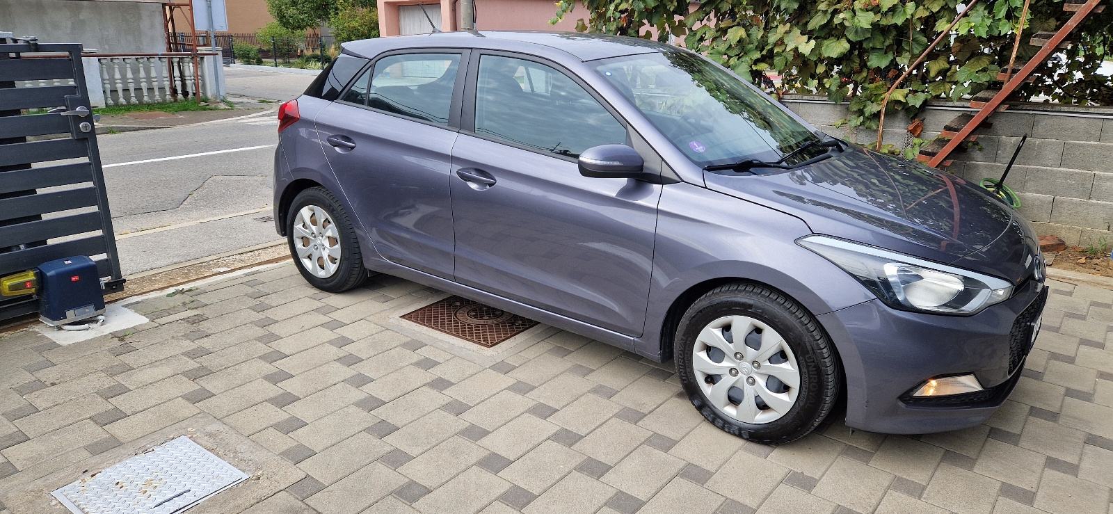 Hyundai i20 1,25..AKCIJA .., pogled izvana - slika 1