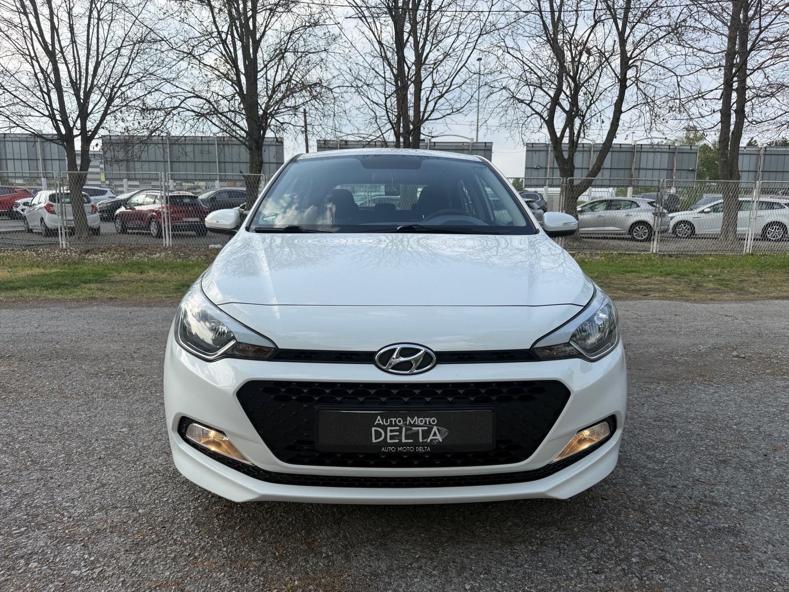Hyundai i20 1,25-PRVI VLASNIK-100 000 km-KLIMA, fotografija 8