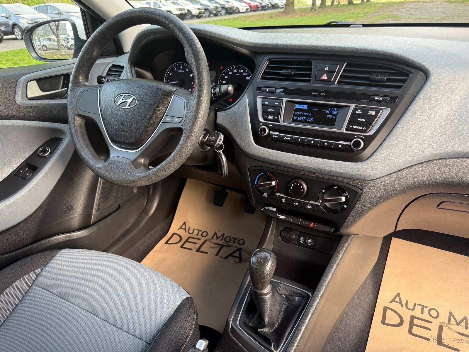 Hyundai i20 1,25-PRVI VLASNIK-100 000 km-KLIMA, fotografija 16