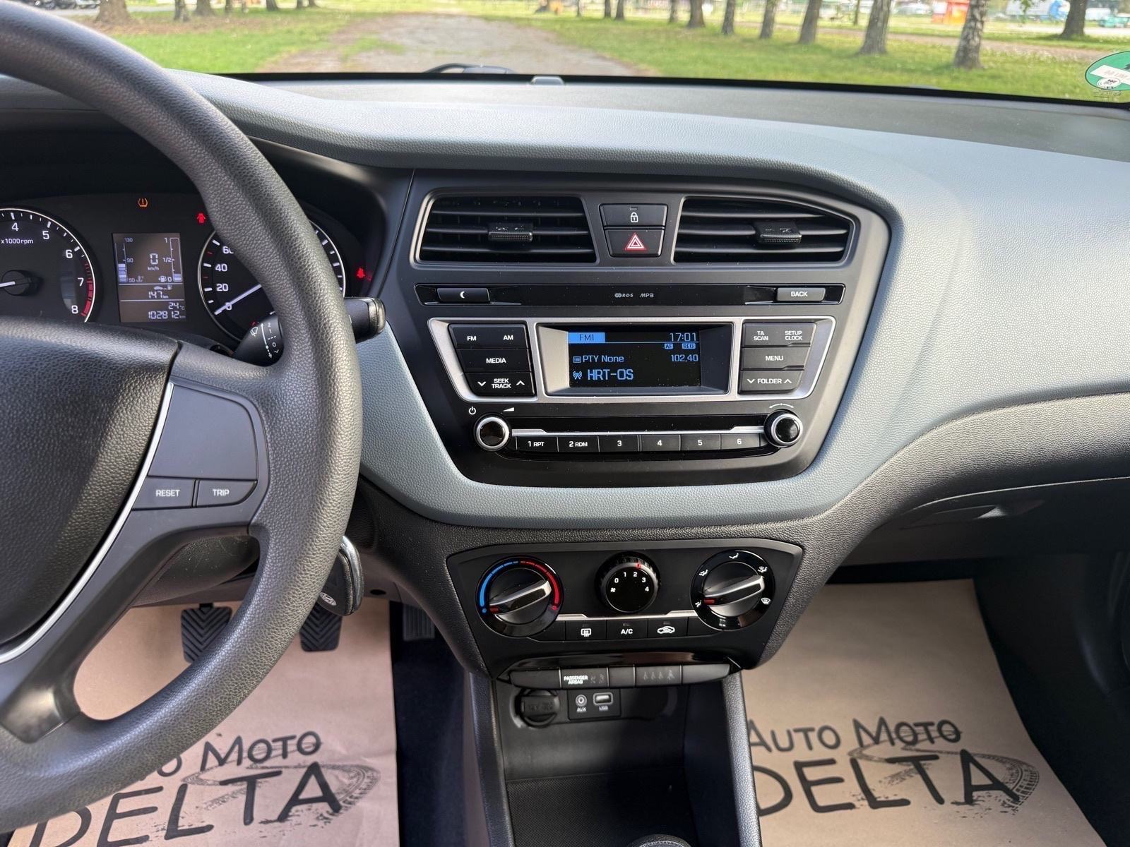 Hyundai i20 1,25-PRVI VLASNIK-100 000 km-KLIMA, fotografija 14