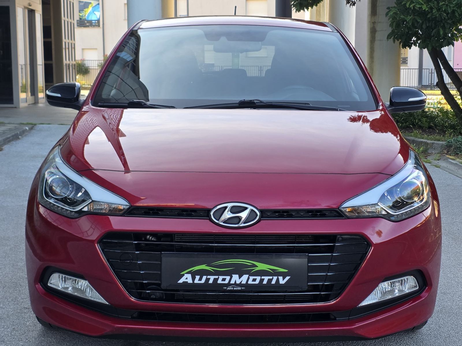 HYUNDAI i20 1.25 STYLE - 1.VLASNIK - 50.000KM+SERVISNA - BOGATA OPREMA, fotografija 3