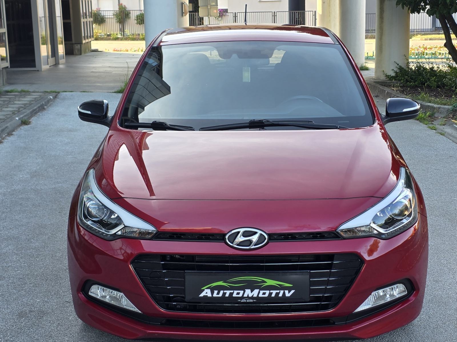 HYUNDAI i20 1.25 STYLE - 1.VLASNIK - 50.000KM+SERVISNA - BOGATA OPREMA, fotografija 2