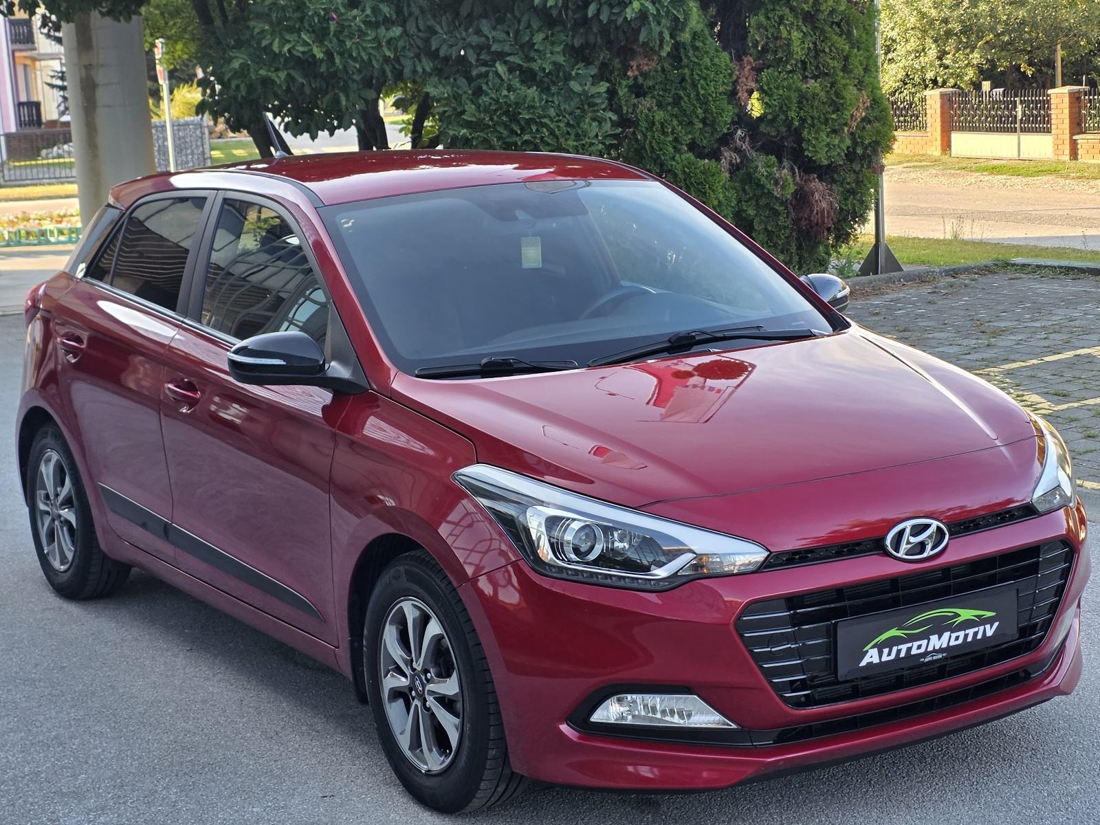 HYUNDAI i20 1.25 STYLE - 1.VLASNIK - 50.000KM+SERVISNA - BOGATA OPREMA, fotografija 4