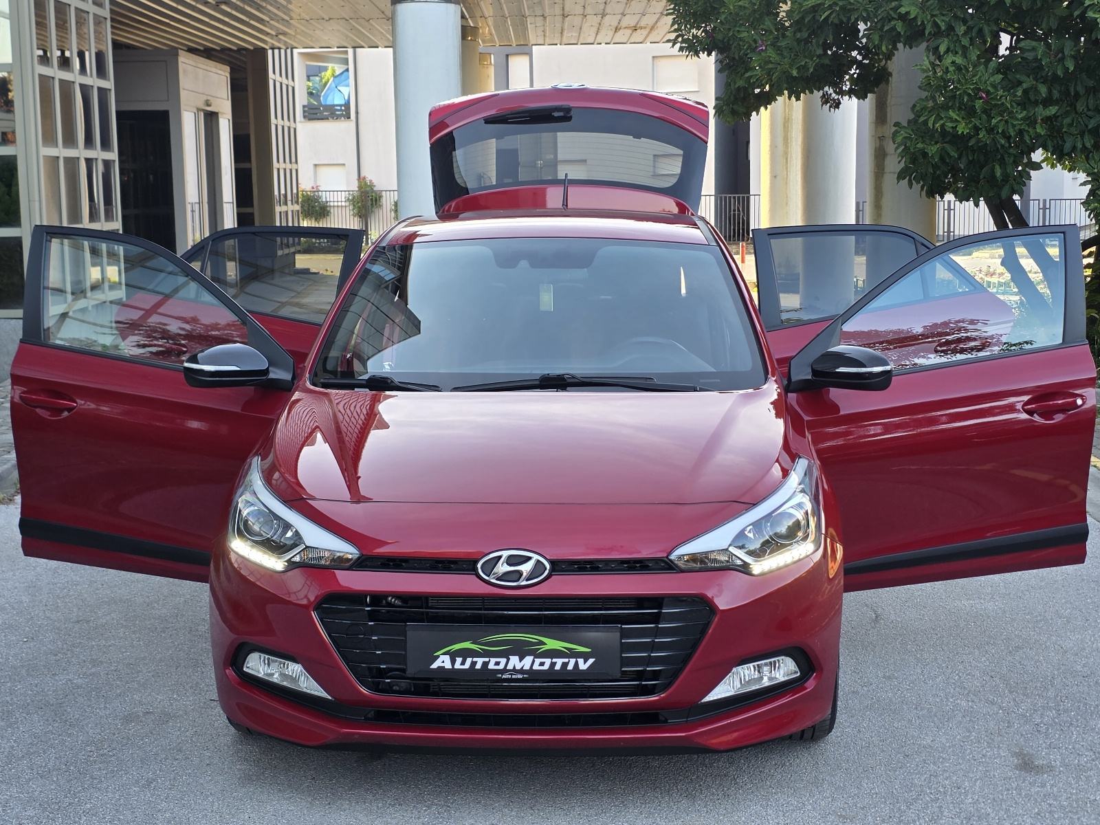 HYUNDAI i20 1.25 STYLE - 1.VLASNIK - 50.000KM+SERVISNA - BOGATA OPREMA, fotografija 13