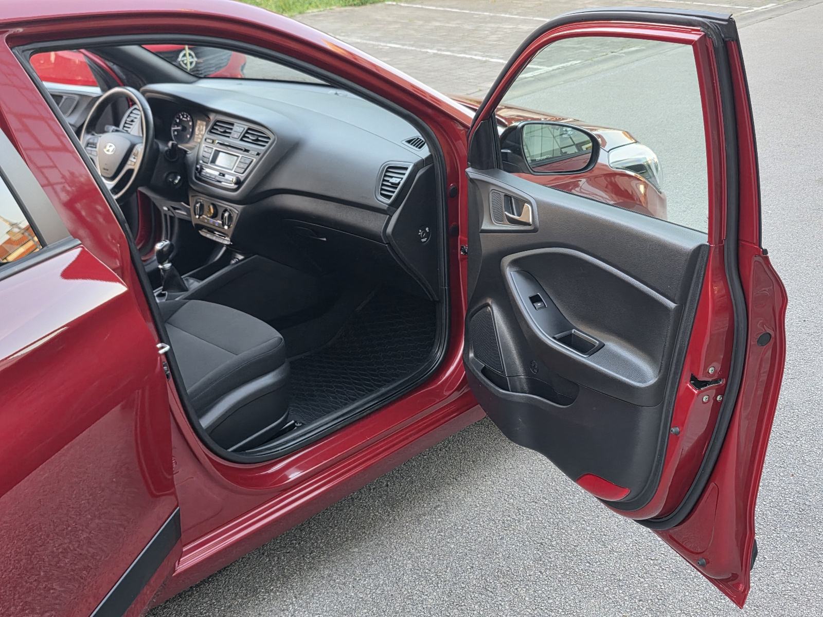 HYUNDAI i20 1.25 STYLE - 1.VLASNIK - 50.000KM+SERVISNA - BOGATA OPREMA, fotografija 19