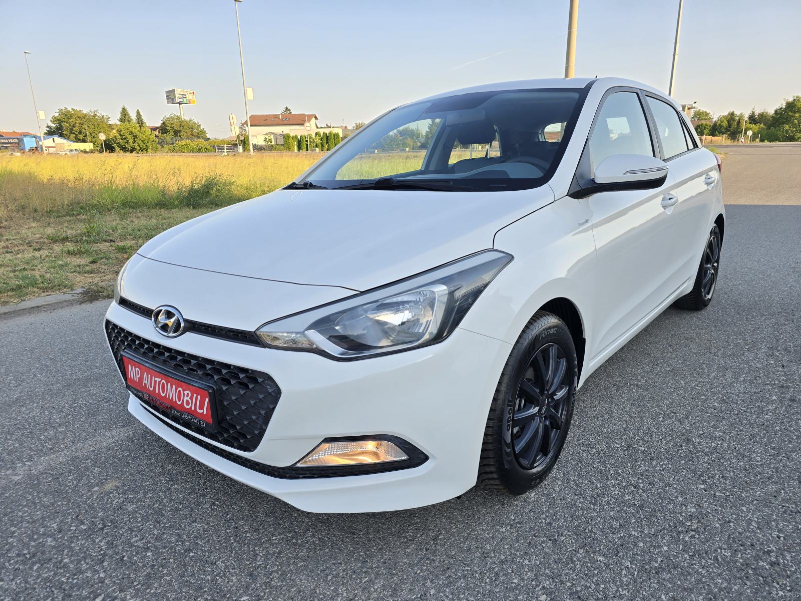 Hyundai i20 1,25i-2018god.mod-KLIMA-media,alu,160tkm,vlasnica,KARTICE, fotografija 2