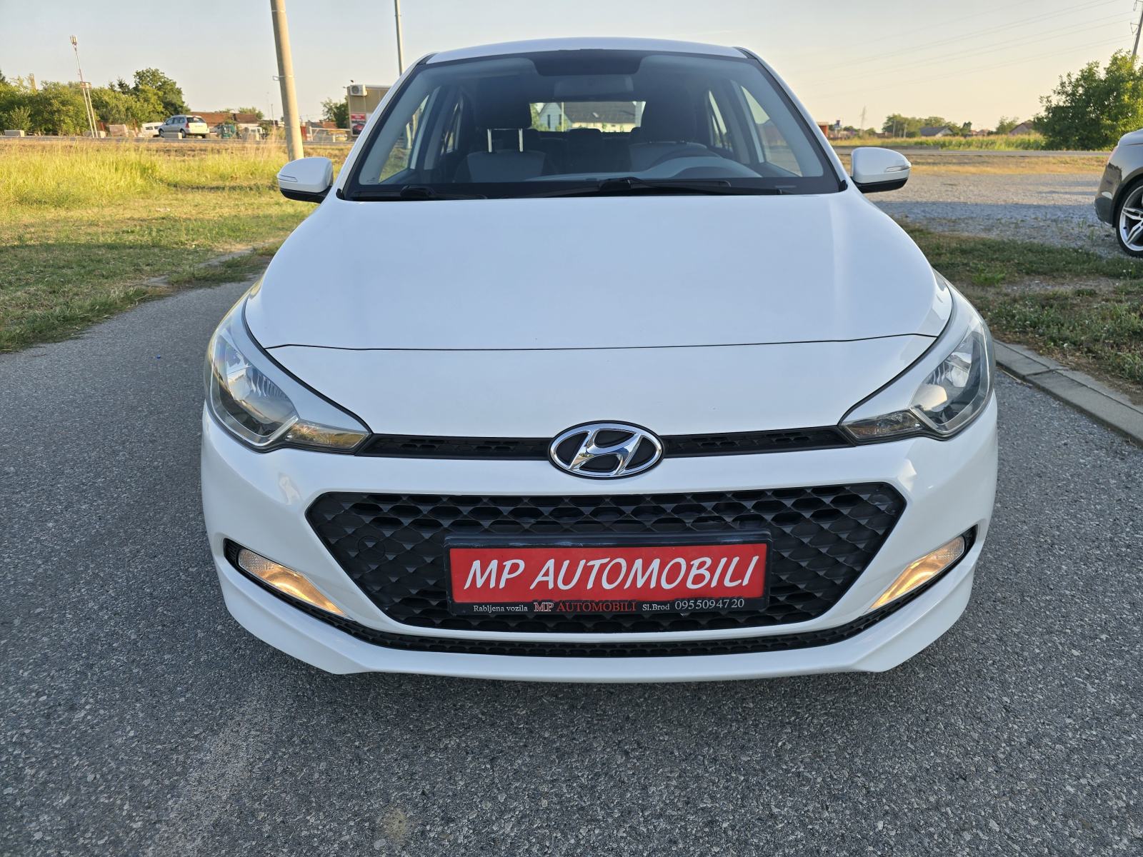 Hyundai i20 1,25i-2018god.mod-KLIMA-media,alu,160tkm,vlasnica,KARTICE, fotografija 3