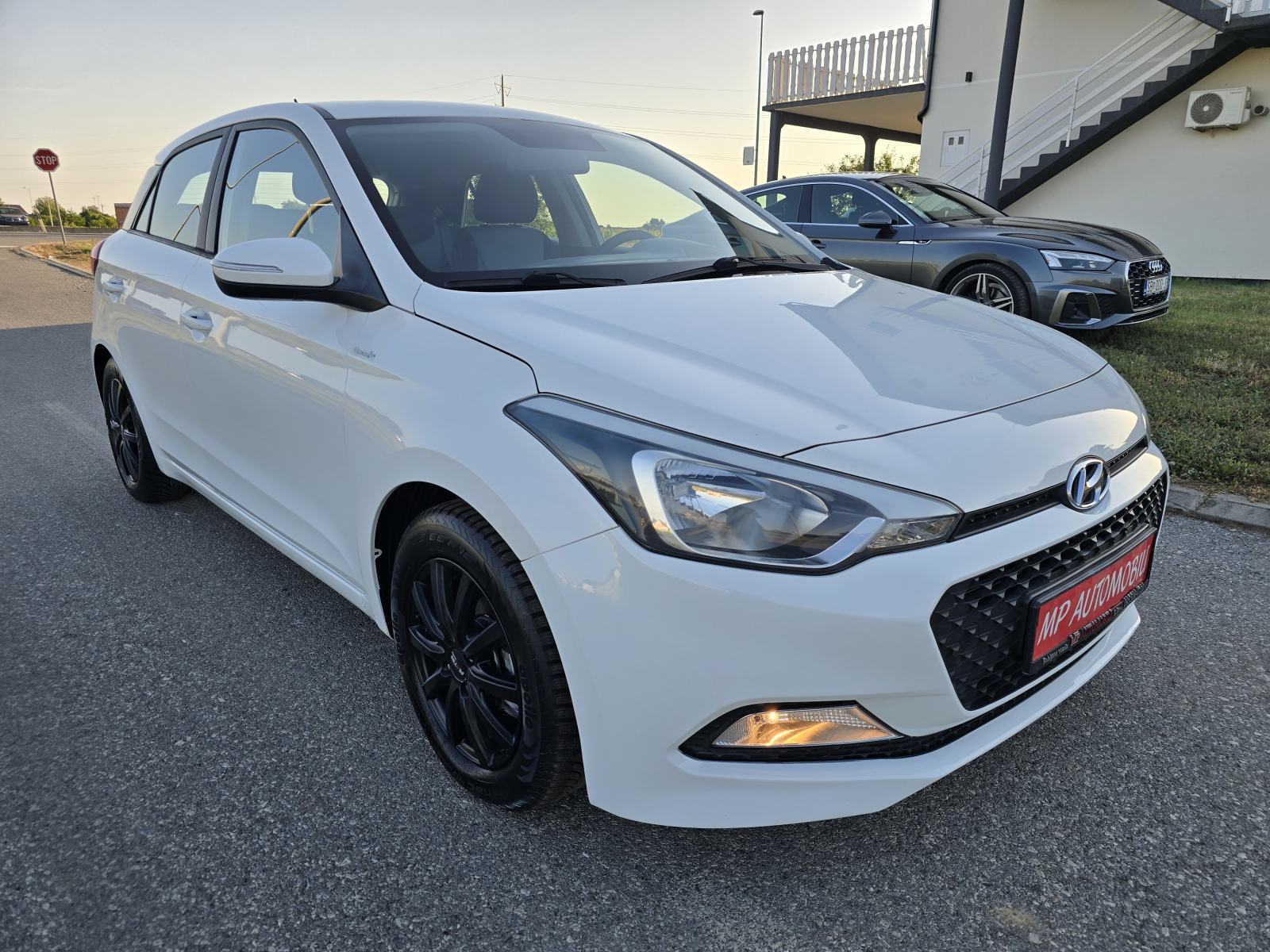 Hyundai i20 1,25i-2018god.mod-KLIMA-media,alu,160tkm,vlasnica,KARTICE, fotografija 4