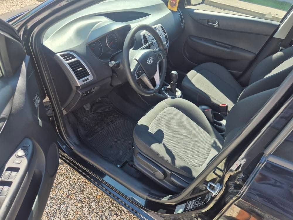 Hyundai i20 1,4 CRDi,klima,atraktivan, fotografija 7