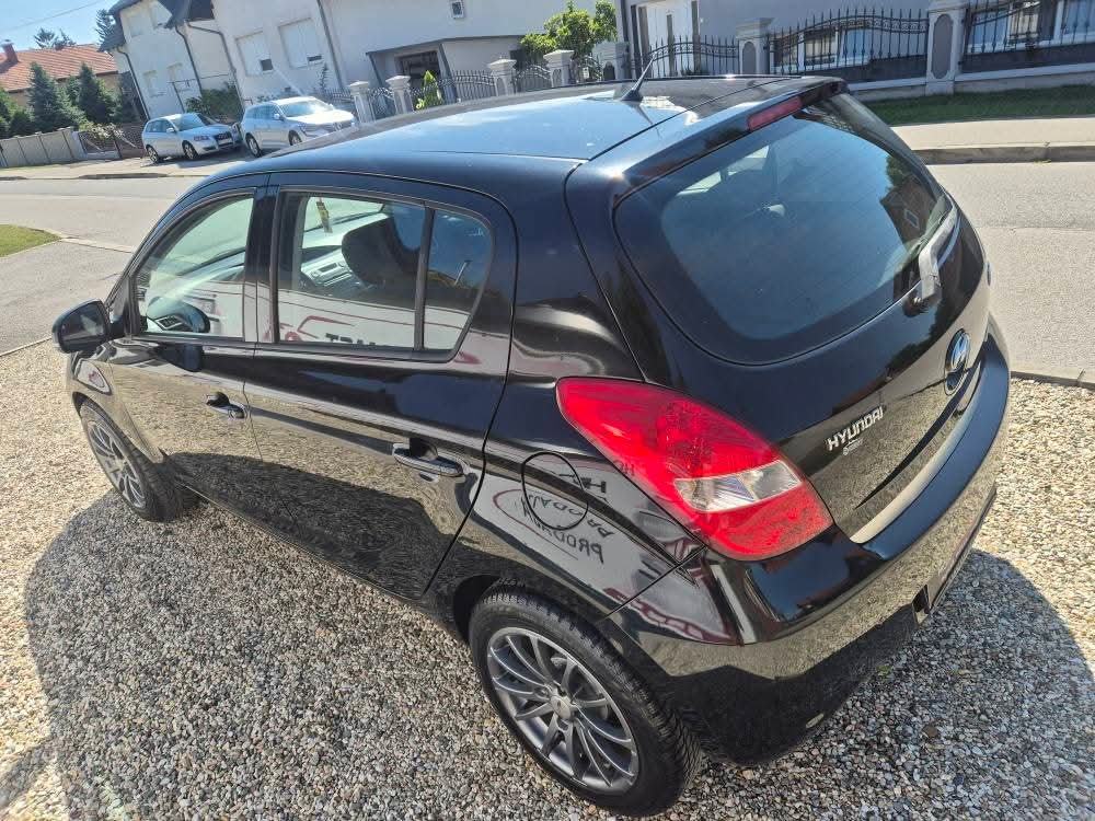 Hyundai i20 1,4 CRDi,klima,atraktivan, fotografija 17