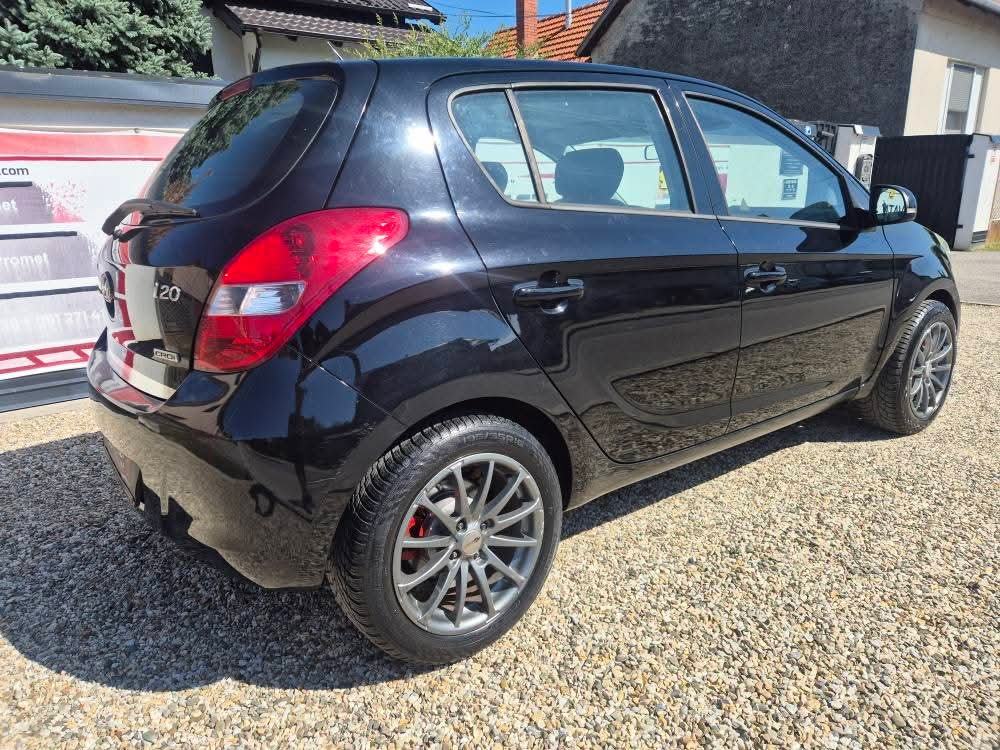Hyundai i20 1,4 CRDi,klima,atraktivan, fotografija 18