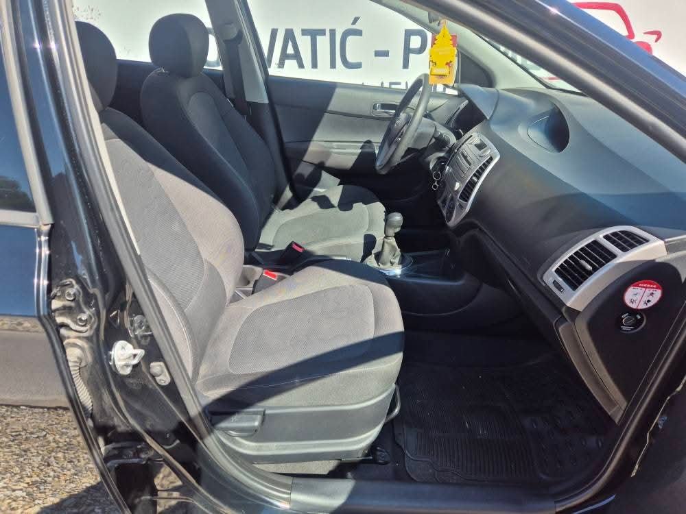 Hyundai i20 1,4 CRDi,klima,atraktivan, fotografija 19