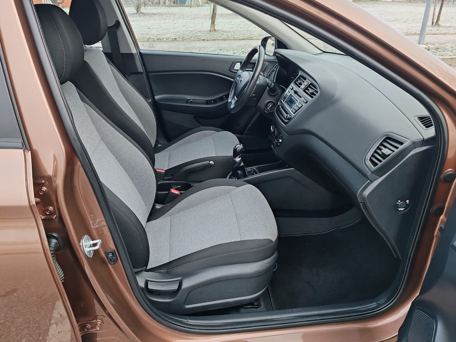 Hyundai i20 , 162000 KM, 2015 GOD, KATICE 24/36 RATA, fotografija 8