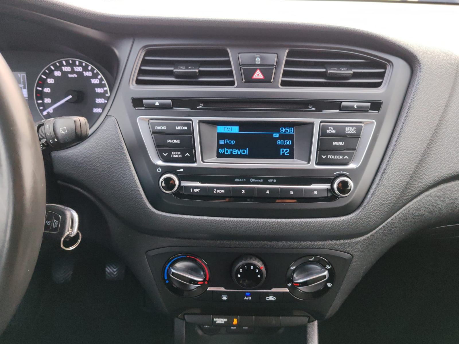 Hyundai i20 , 162000 KM, 2015 GOD, KATICE 24/36 RATA, fotografija 15