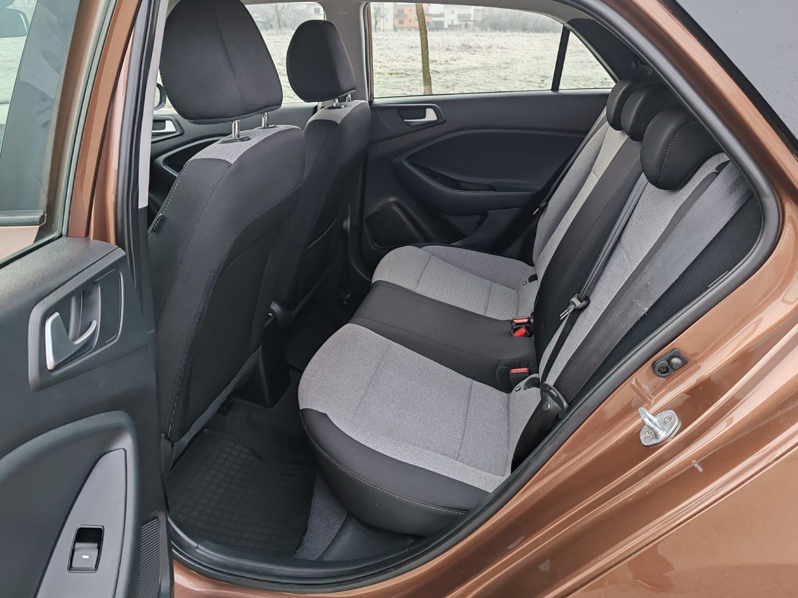 Hyundai i20 , 162000 KM, 2015 GOD, KATICE 24/36 RATA, fotografija 10
