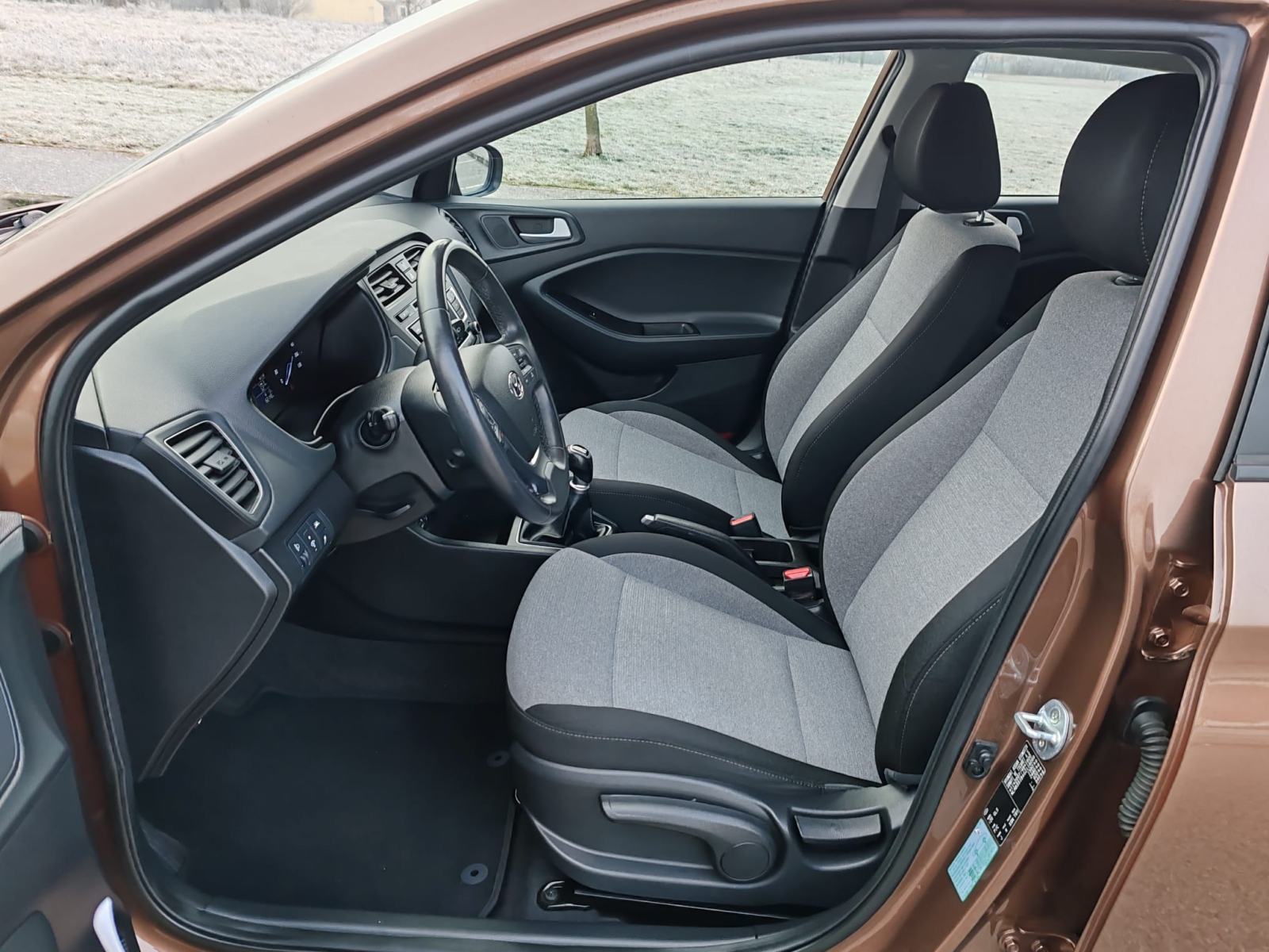 Hyundai i20 , 162000 KM, 2015 GOD, KATICE 24/36 RATA, fotografija 11