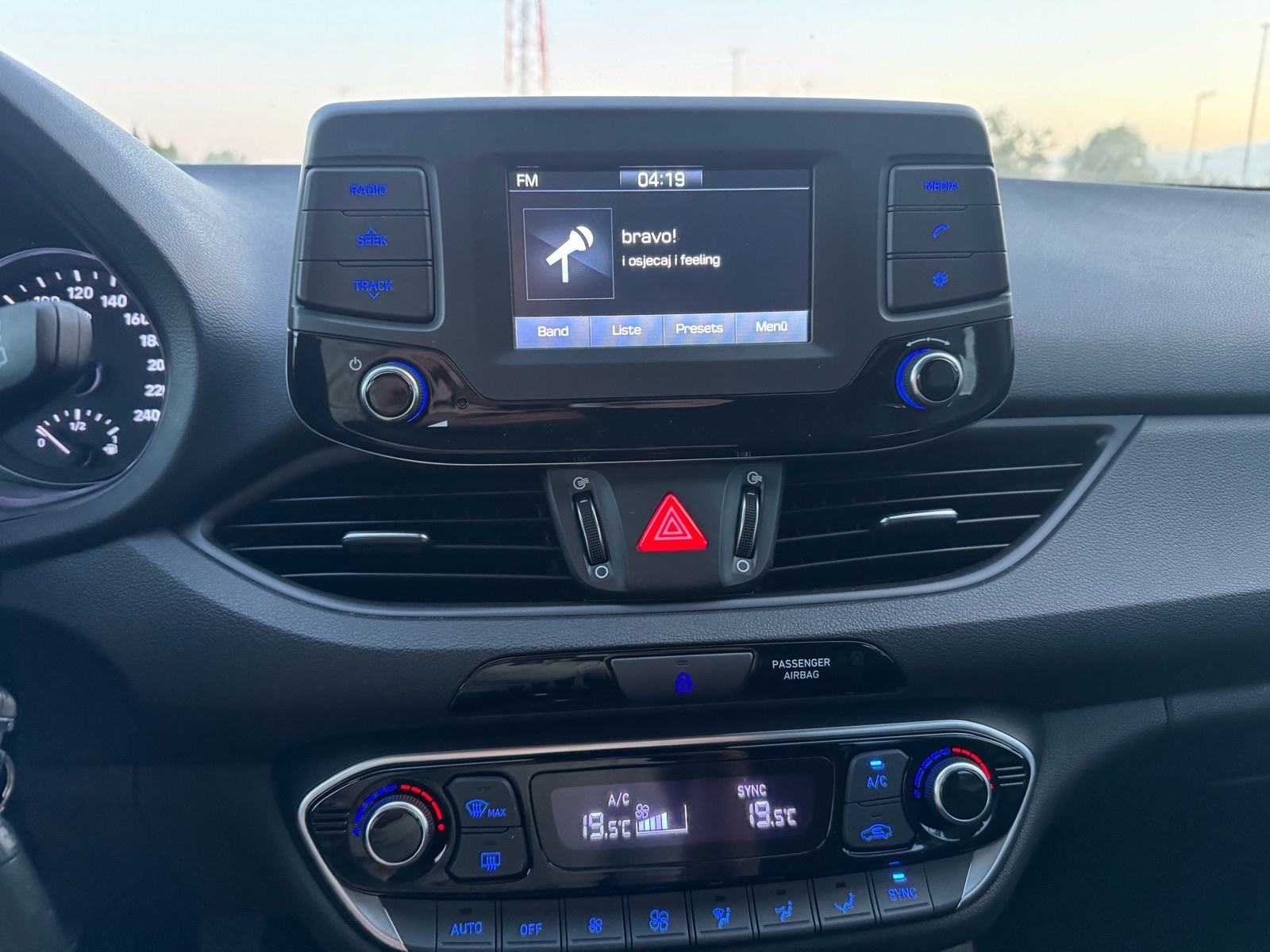 Hyundai i30 1,0 T-GDI; PLIN LPG; Grij. Volana i Sjed.; Kamera; Alu!, fotografija 14