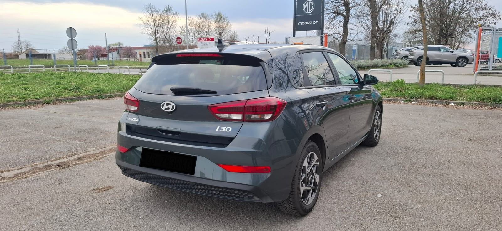Hyundai i30 1,0 T-GDI, fotografija 3