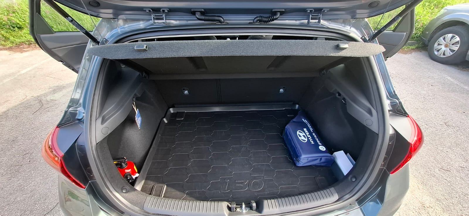 Hyundai i30 1,0 T-GDI, fotografija 8