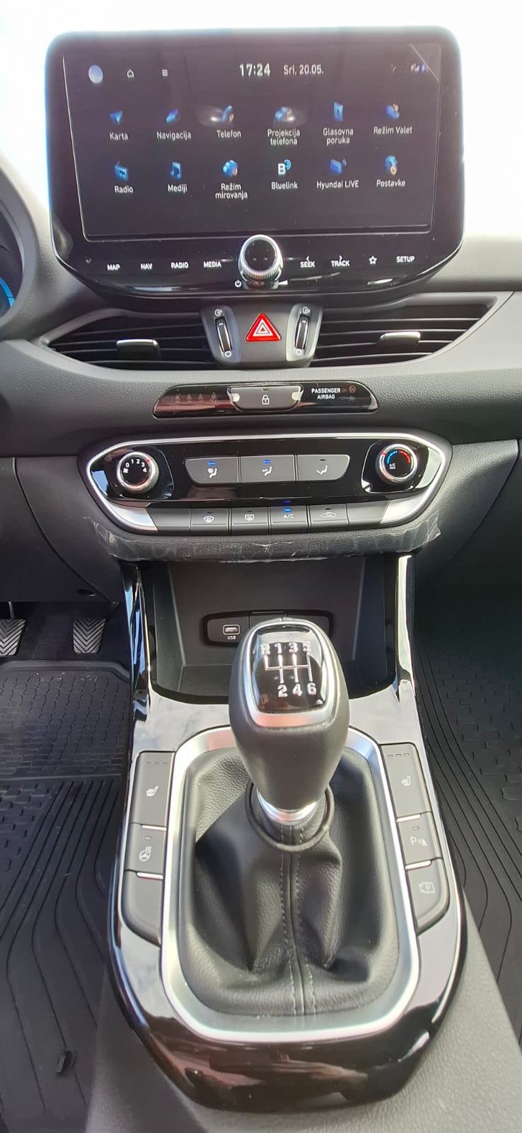 Hyundai i30 1,0 T-GDI, fotografija 10
