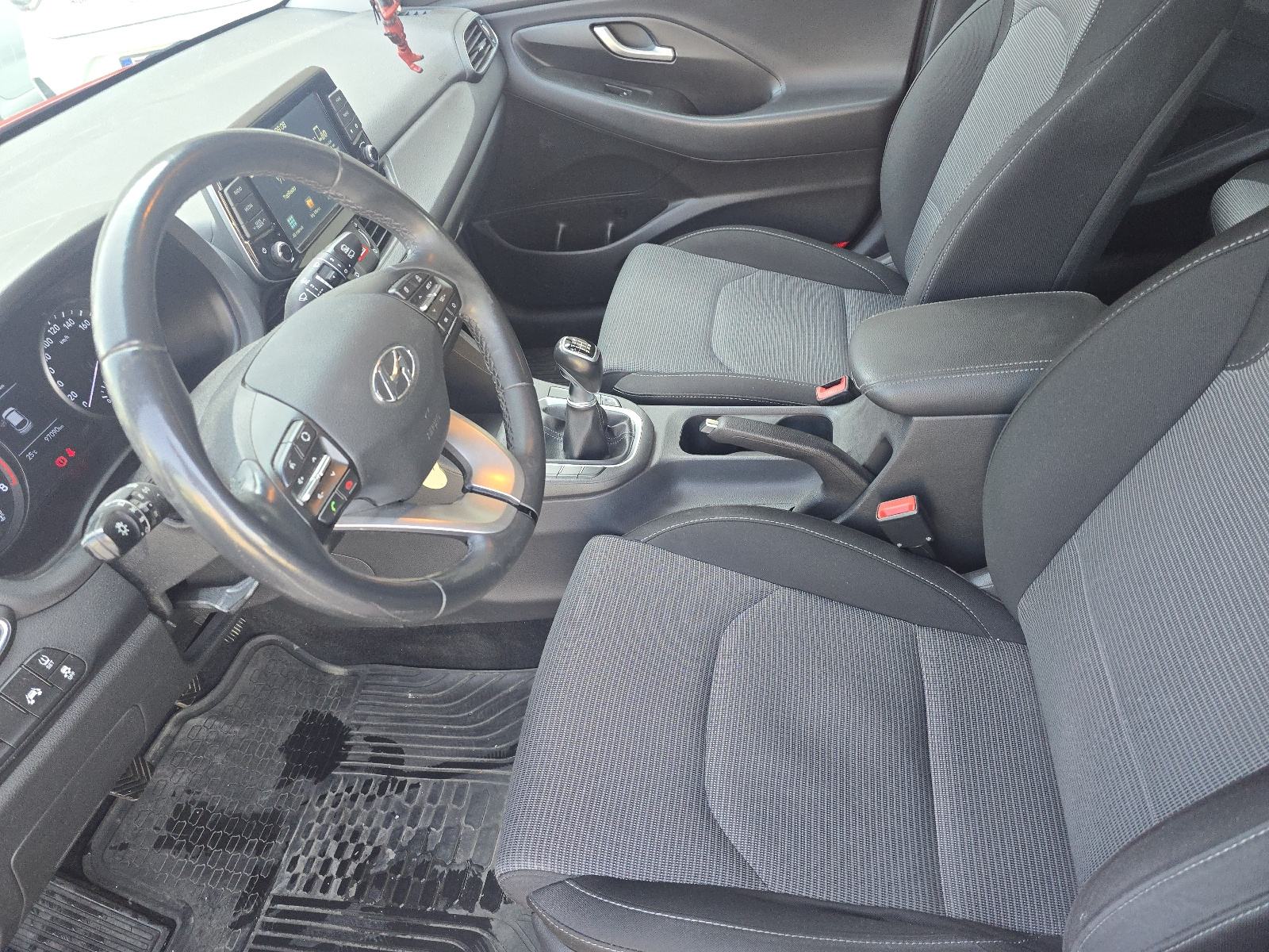 Hyundai i30 1,0 T-GDI, fotografija 8