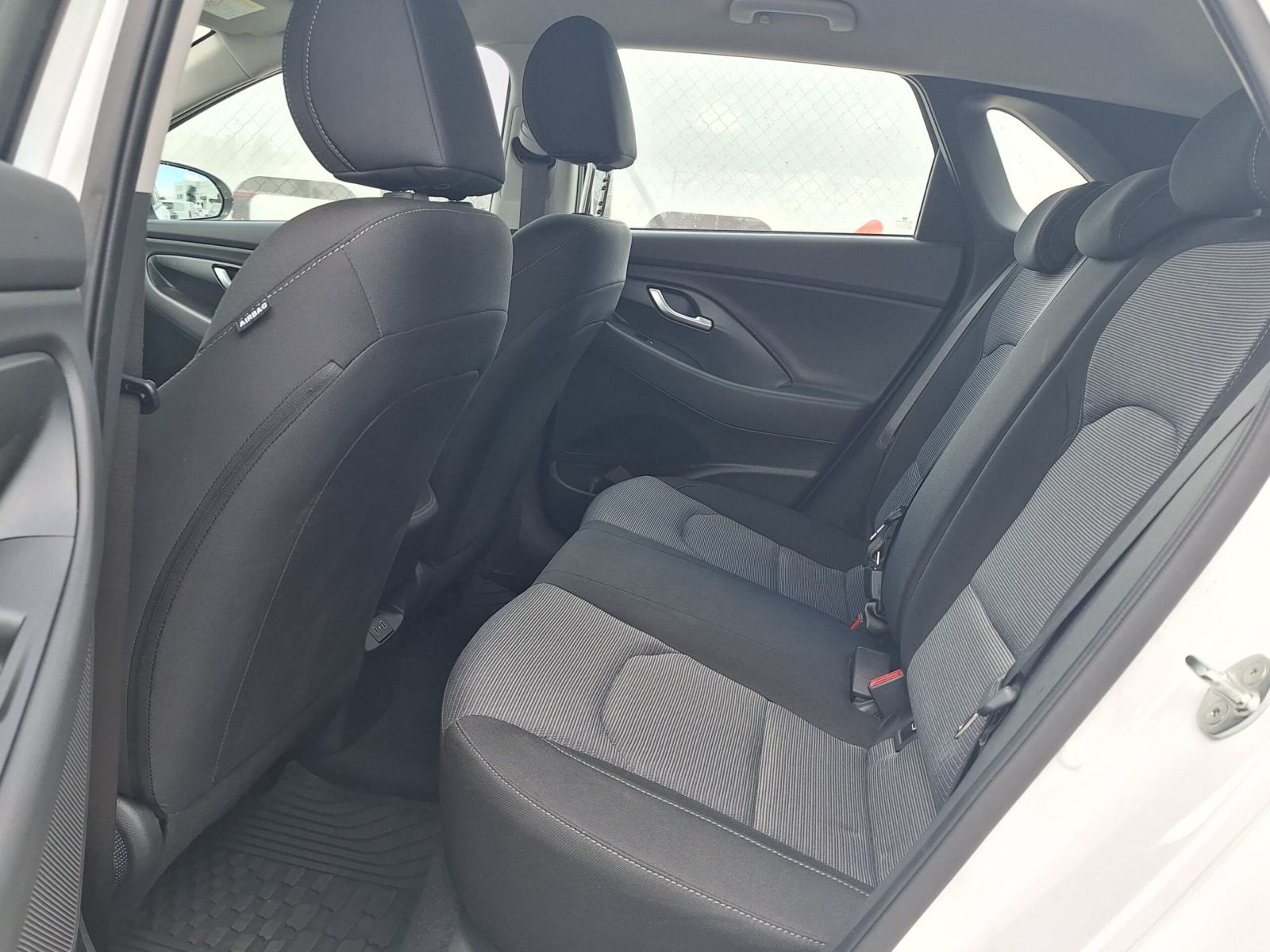 Hyundai i30 1.0 TGDI 100 STYLE, fotografija 11