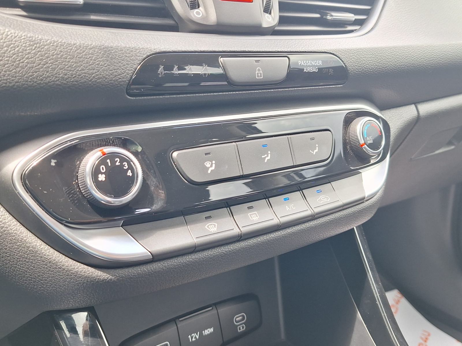Hyundai i30 1.0 TGDI 100 STYLE, fotografija 14