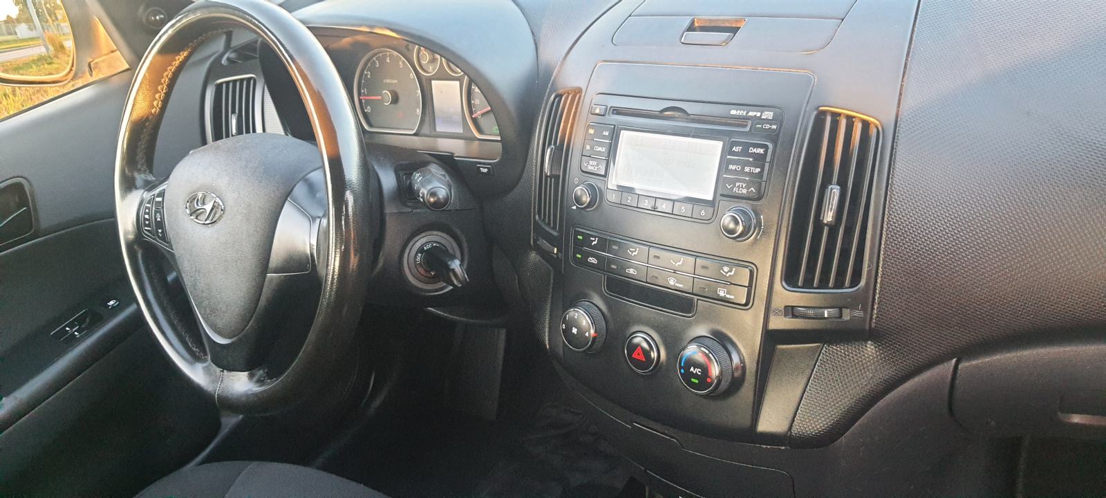 Hyundai i30 1,4 16V Euro 2008, fotografija 16