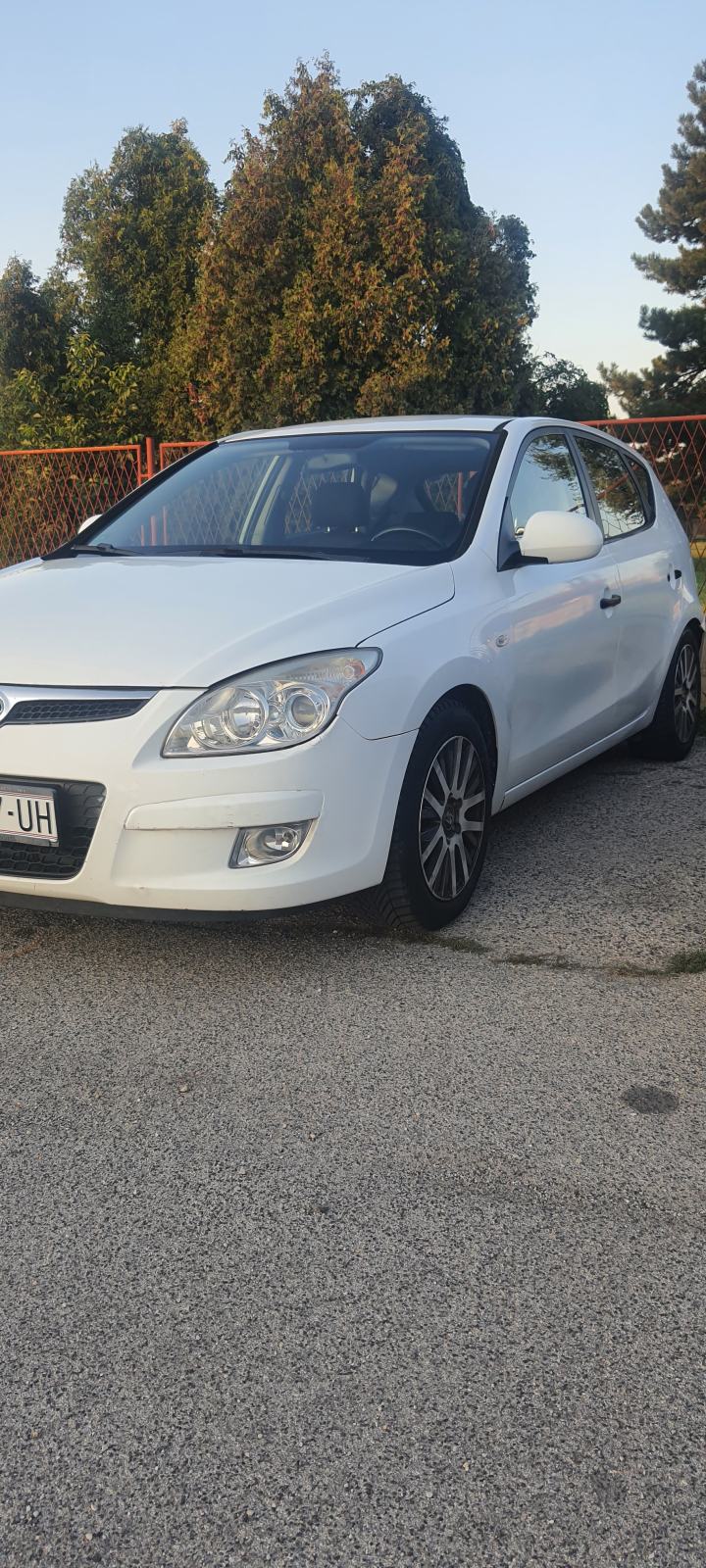 Hyundai i30 1,4 16V Euro 2008, fotografija 3