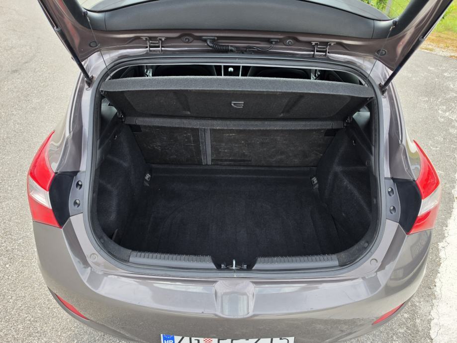 Hyundai i30 1,4 16V, fotografija 4
