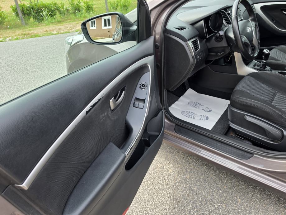 Hyundai i30 1,4 16V, fotografija 9