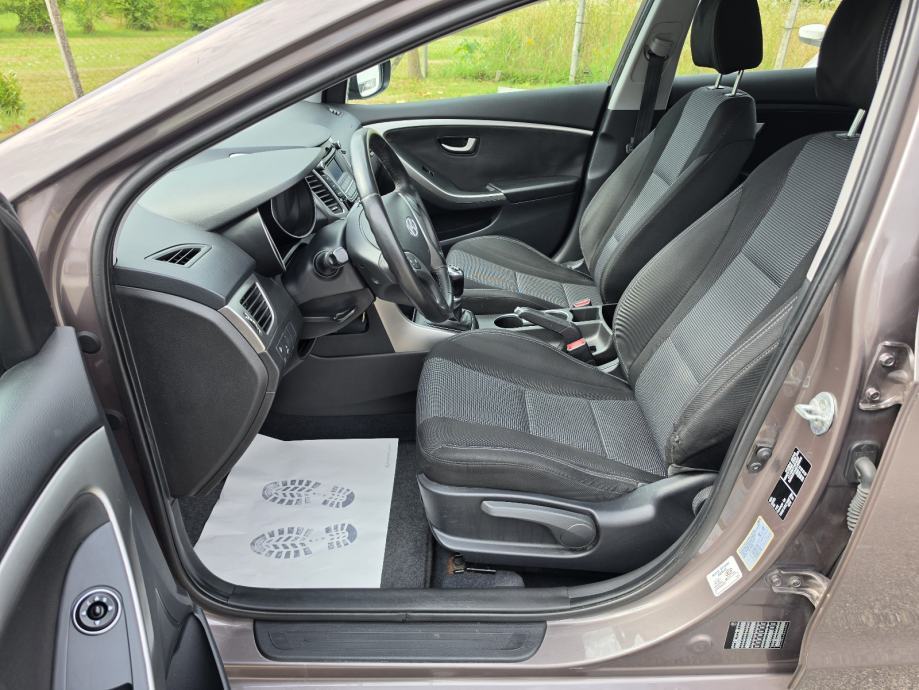 Hyundai i30 1,4 16V, fotografija 10