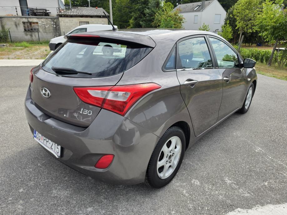 Hyundai i30 1,4 16V, fotografija 13