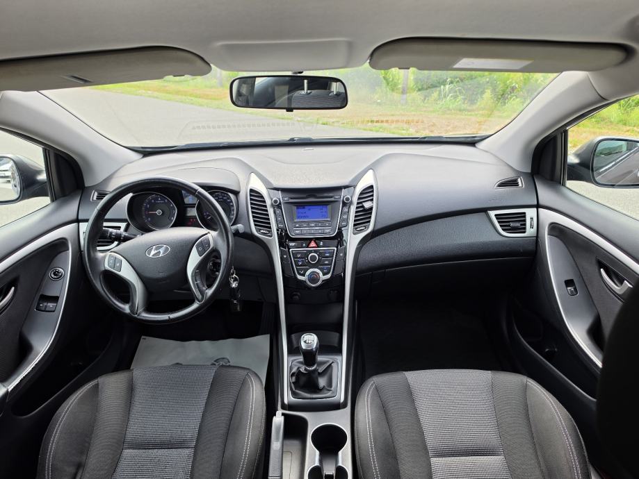 Hyundai i30 1,4 16V, fotografija 15
