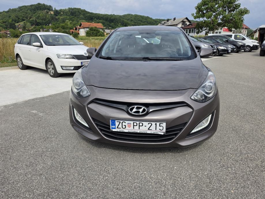 Hyundai i30 1,4 16V, fotografija 2