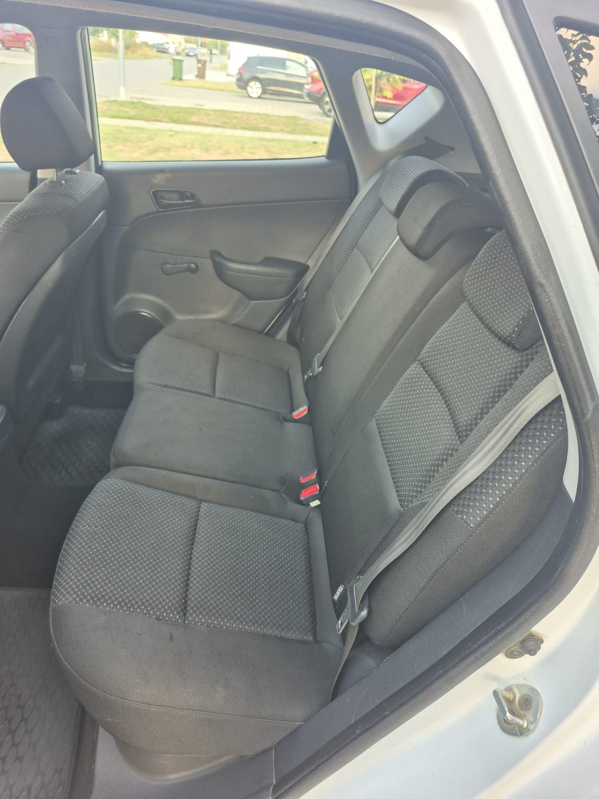 Hyundai i30 1,4 16V, fotografija 14