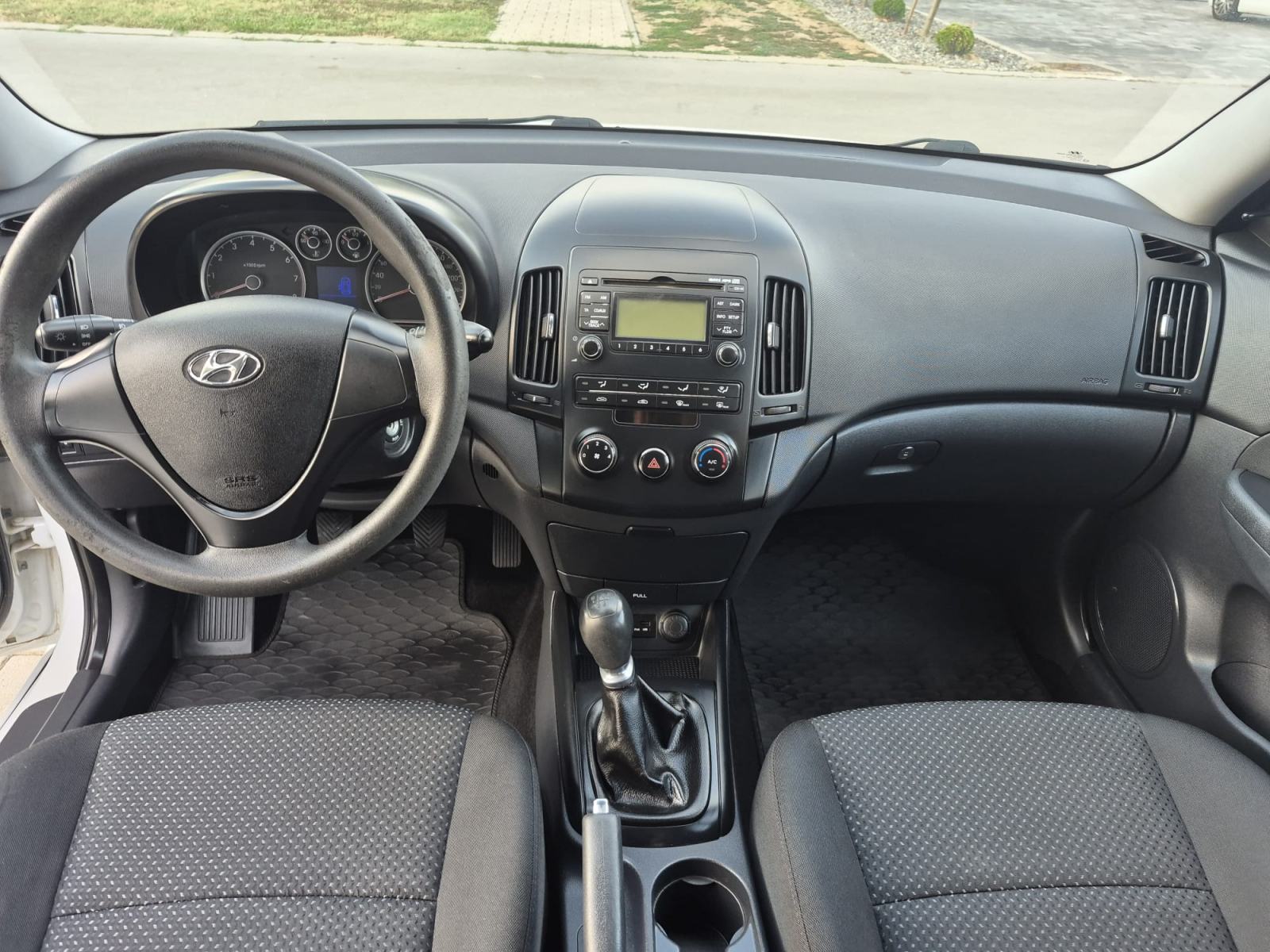 Hyundai i30 1,4 16V, fotografija 10
